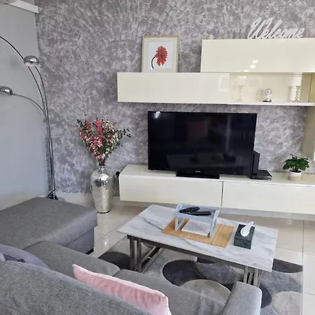 בית הארחה Your Oasis In St Julian Close To The Sea *