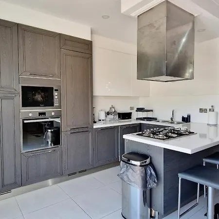 Your Oasis In St Julian Close To The Sea * סליאמה