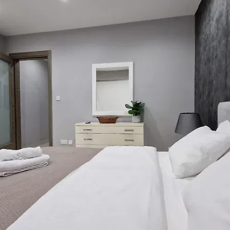 Your Oasis In St Julian Close To The Sea 게스트하우스 *